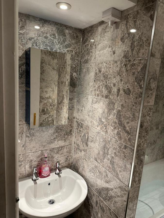 Central Brighton - 1 Bedroom Apartment, Sleeps 4 ภายนอก รูปภาพ