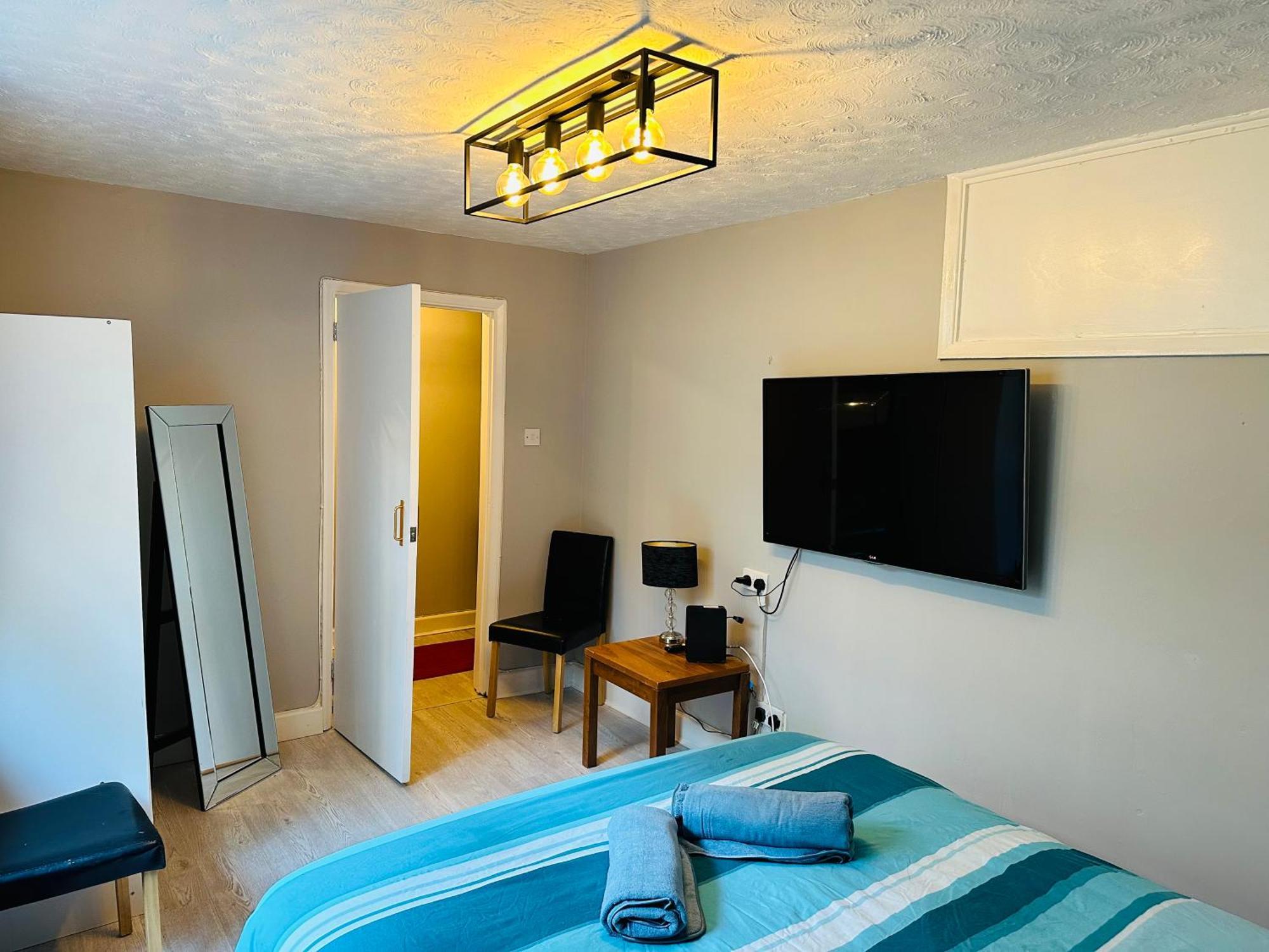 Central Brighton - 1 Bedroom Apartment, Sleeps 4 ภายนอก รูปภาพ